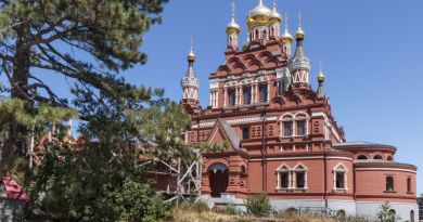 Топловский Троице-Параскиевский монастырь и храм св. Луки