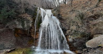 Экскурсии в `Водопад Джур-Джур` из Никиты