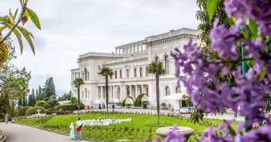 Экскурсии в Массандровский дворец из Никиты 2023